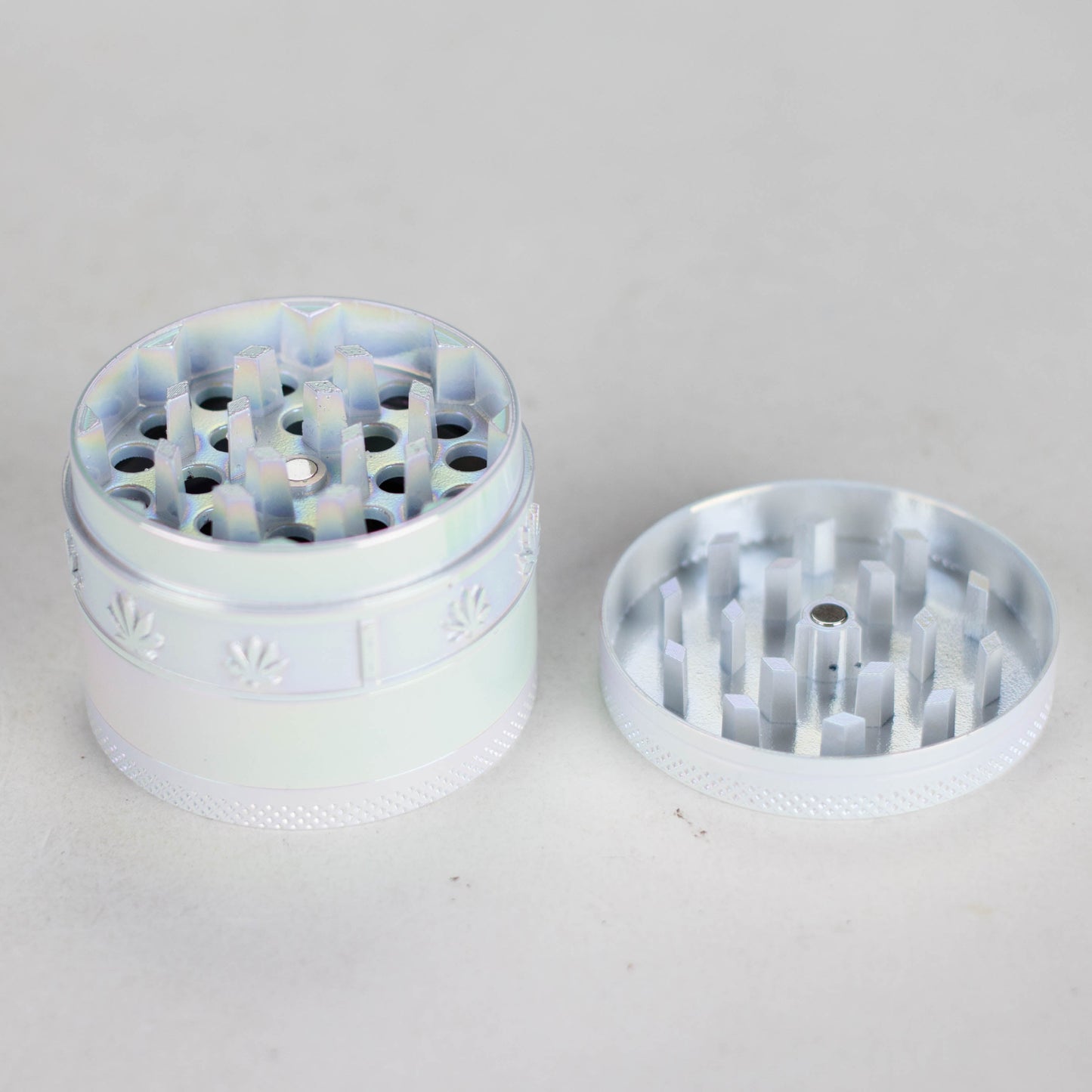 4 Parts Zinc grinder, White Rainbow Top Golden Stamp Leaf Design [AM50-4]