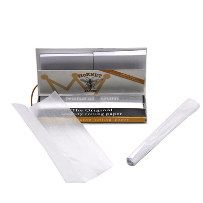 HORNET | Black 1-1/4 Size Rolling Paper With Tips