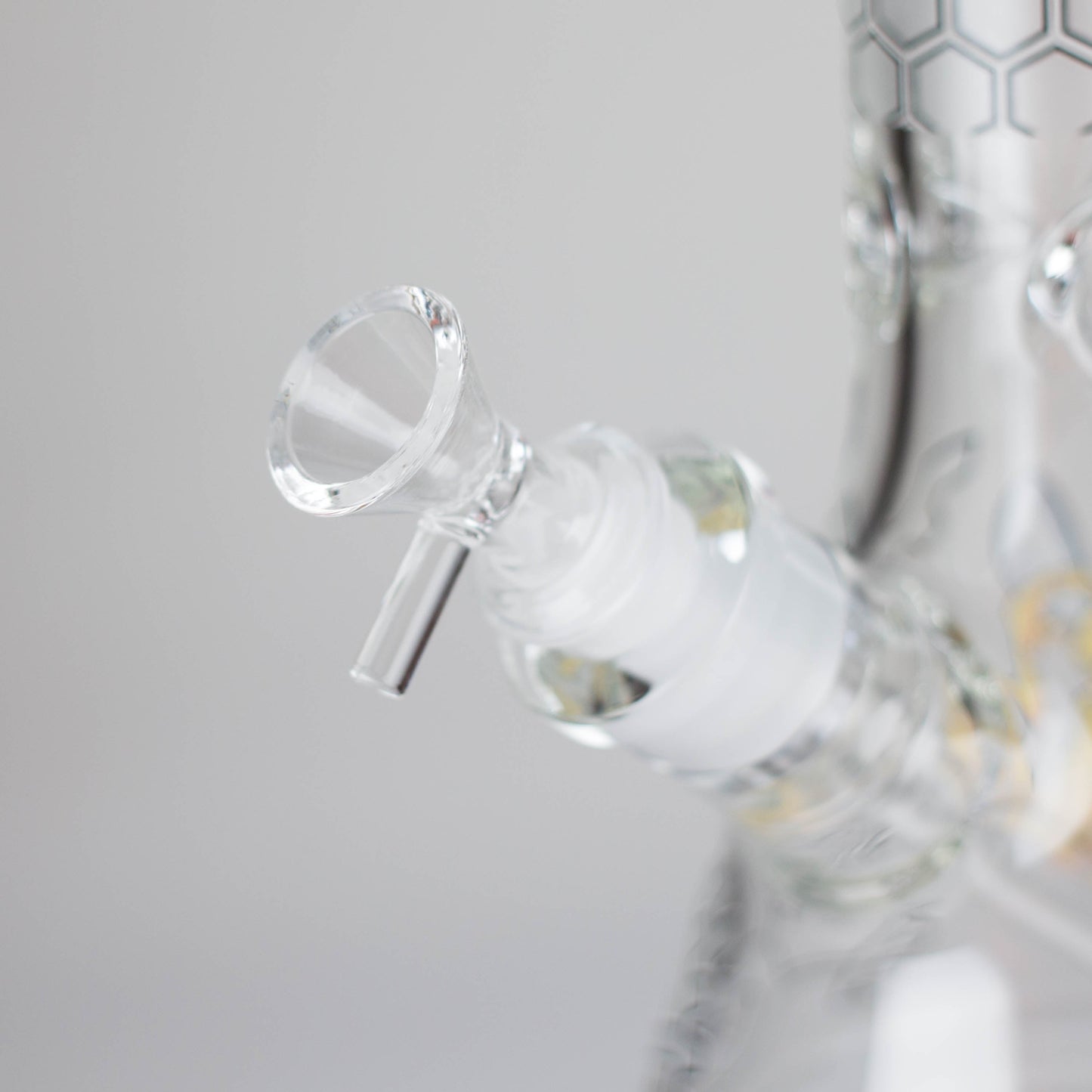 Z14" 7 mm Glass Bong With Cartoon Bee Design