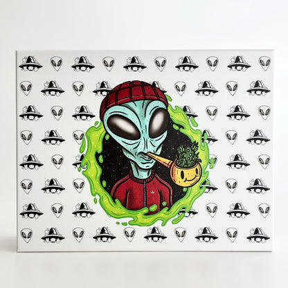 Smoking Alien Accessory Gift Set