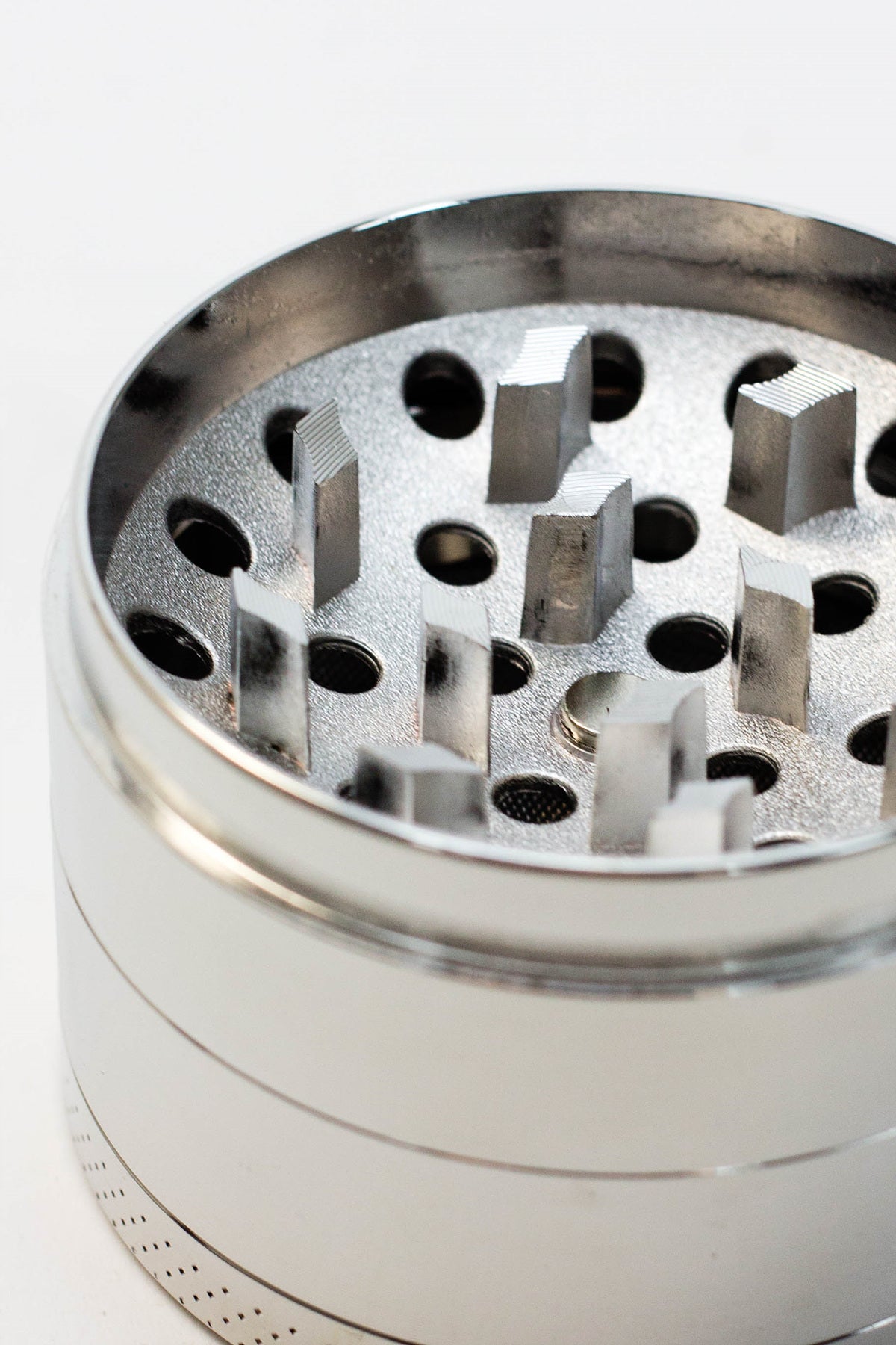 GHOST 4 parts color grinder with a decoration lid